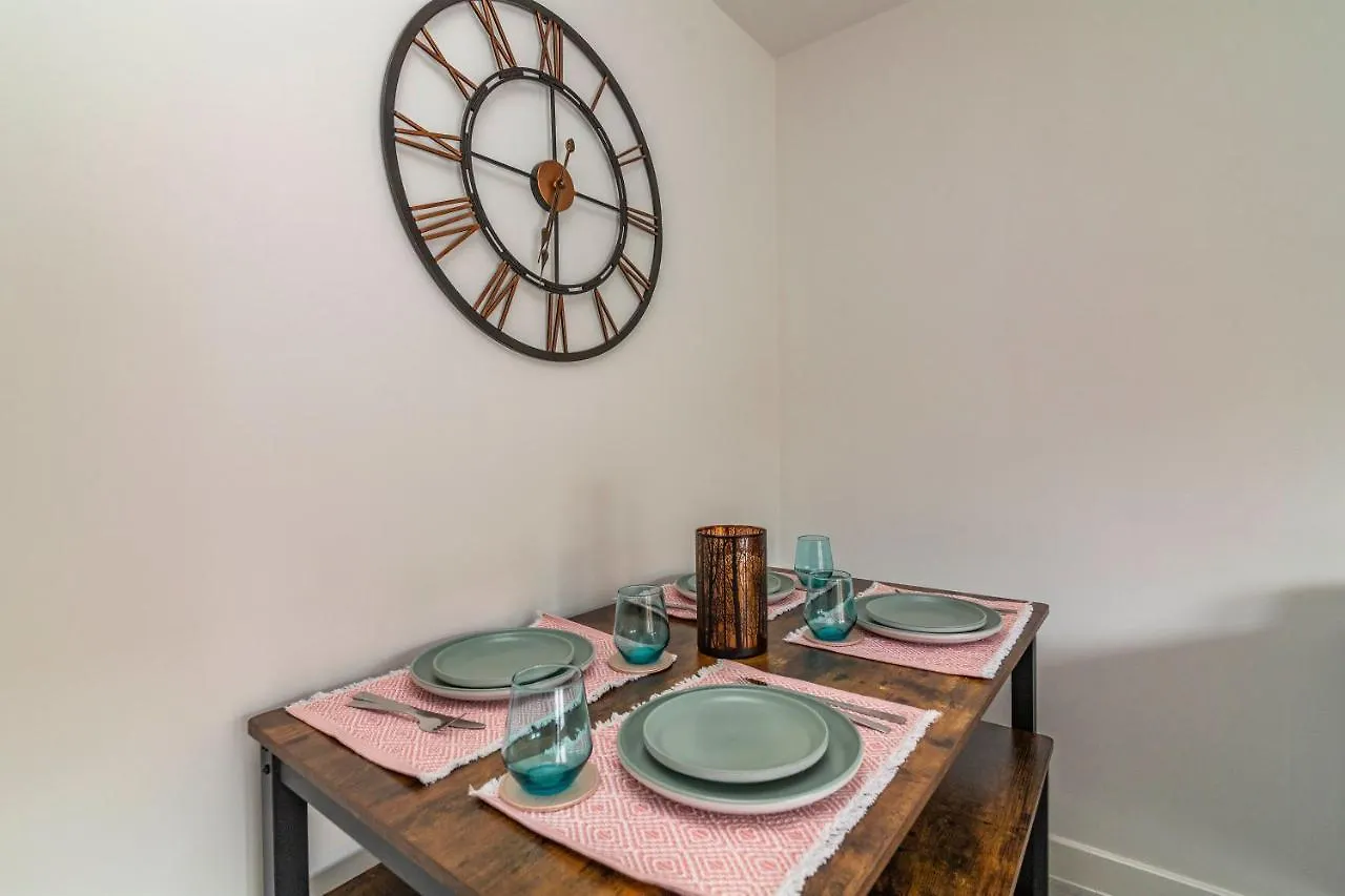 Blackstone Walk - Fabulous Houses With Parking Nottingham Holiday home