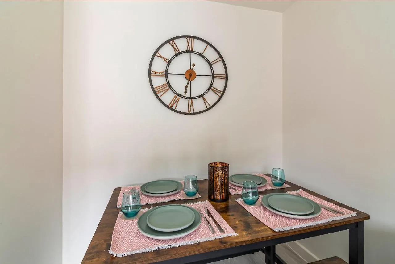 Blackstone Walk - Fabulous Houses With Parking Nottingham Holiday home