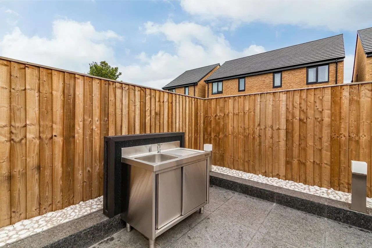 Blackstone Walk - Fabulous Houses With Parking Nottingham