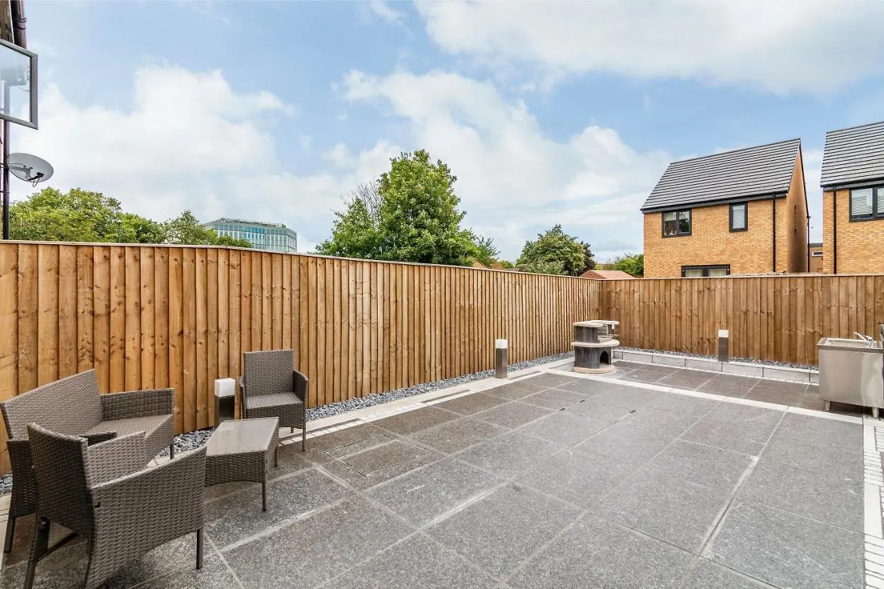 Blackstone Walk - Fabulous Houses With Parking Nottingham 0*,  United Kingdom