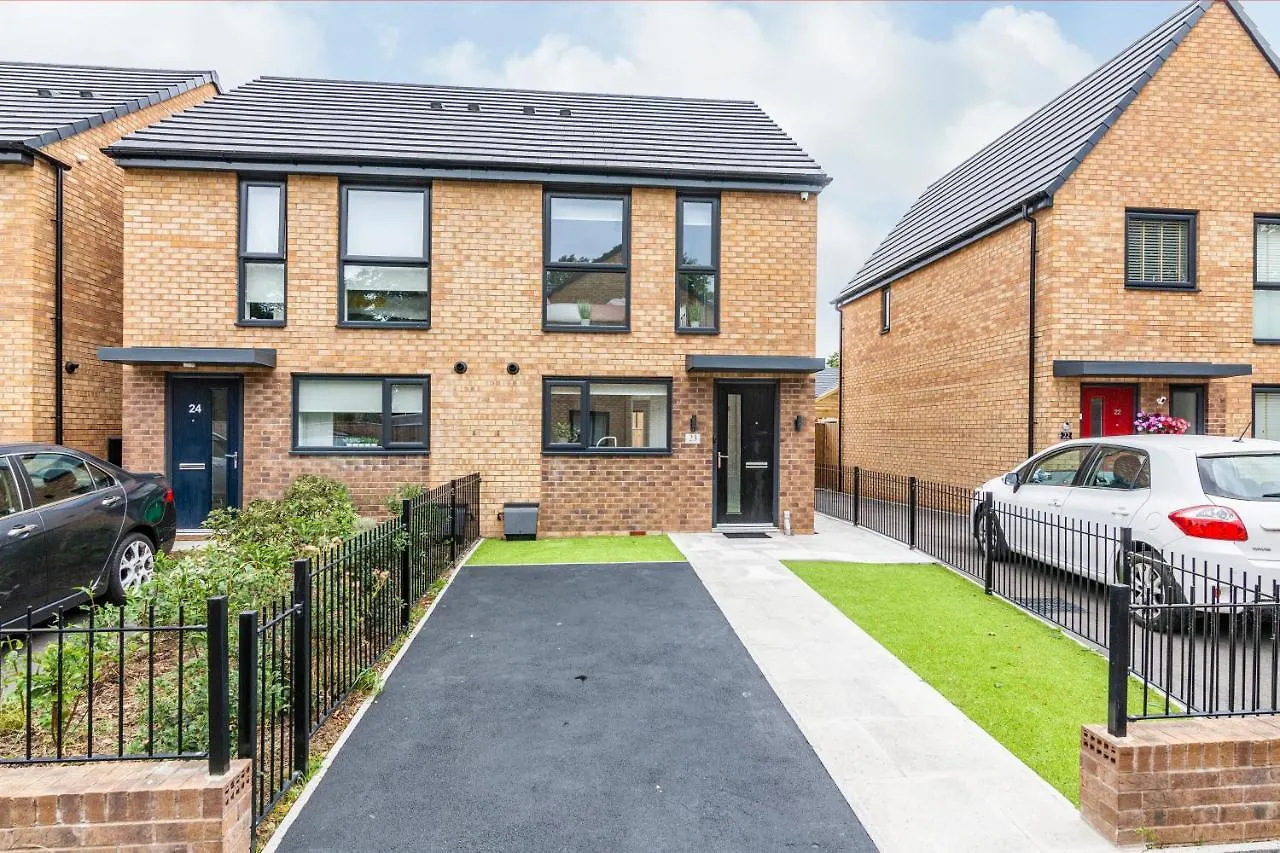 Blackstone Walk - Fabulous Houses With Parking Nottingham 0*,  United Kingdom